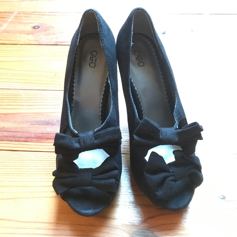 Cato Chic Black Peep-Toe Stiletto Heels with Bows, EUC, 8